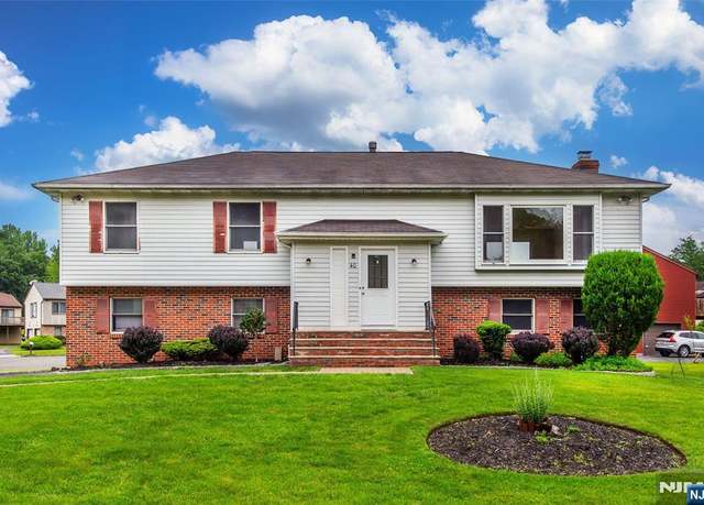 Property at 40 Virgil Rd, Norwood, NJ 07648, 4 beds, 3 baths