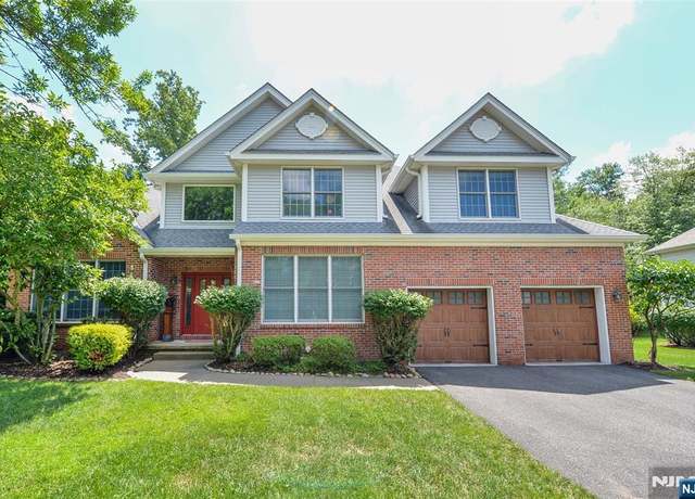 Property at 1 Woods Edge Rd, Old Tappan, NJ 07675, 4 beds, 4.5 baths