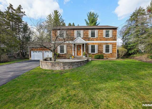 Property at 459 Franklin Ave, Wyckoff, NJ 07481, 4 beds, 2.5 baths