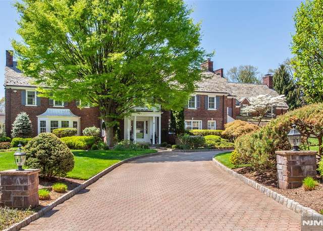 Property at 174 Elmsley Ct, Ridgewood, NJ 07450, 5 beds, 6 baths