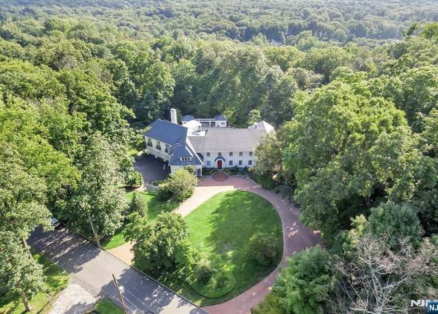 Property at 11 Woodfield Ln, Saddle River, NJ 07458, 6 beds, 8 baths