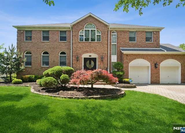 Property at 313 Cardinal Pl, Paramus, NJ 07652, 4 beds, 3.5 baths