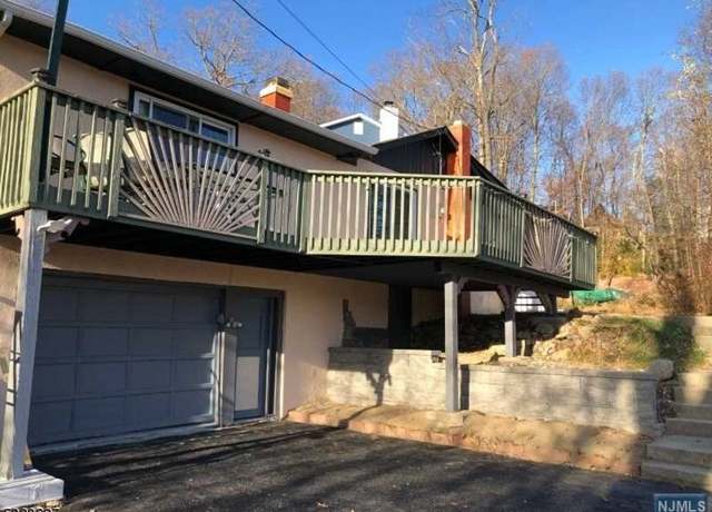 Property at 2 Ridge Rd, Vernon, NJ 07422, 3 beds, 1 bath