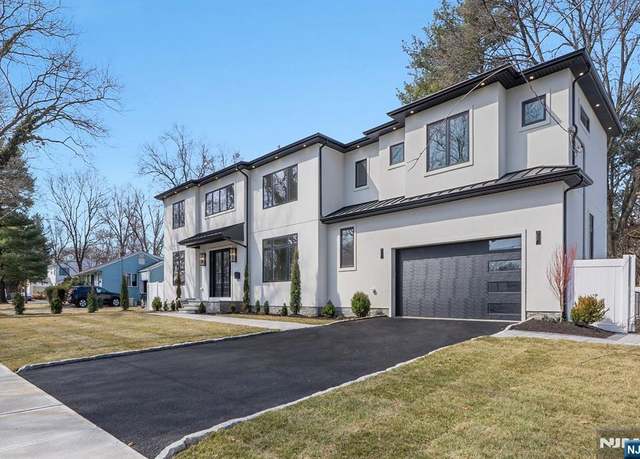 Property at 623 Alberta Dr, Paramus, NJ 07652, 7 beds, 6.5 baths