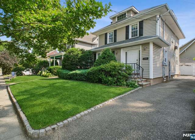 Property at 295 Washington Ave, Rutherford, NJ 07070, 4 beds, 2.5 baths