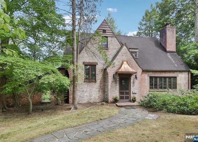 Property at 773 W Saddle River Rd, Ho-ho-kus, NJ 07423, 5 beds, 3.5 baths