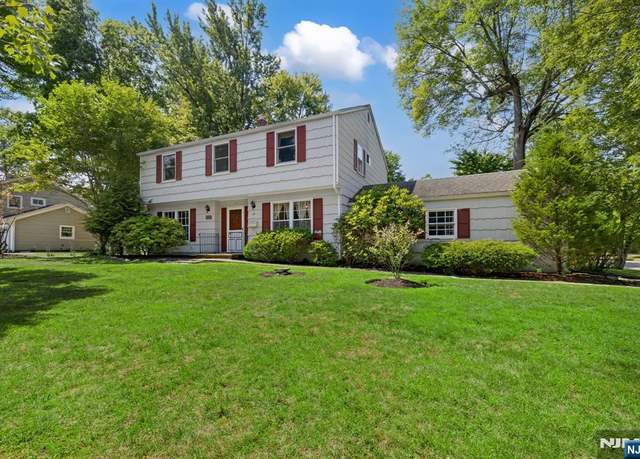 Property at 6 Armstrong Ave, Ramsey, NJ 07446, 3 beds, 1.5 baths