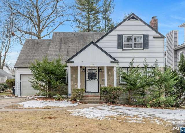 Property at 688 Forest Ave, Teaneck, NJ 07666, 3 beds, 2.5 baths