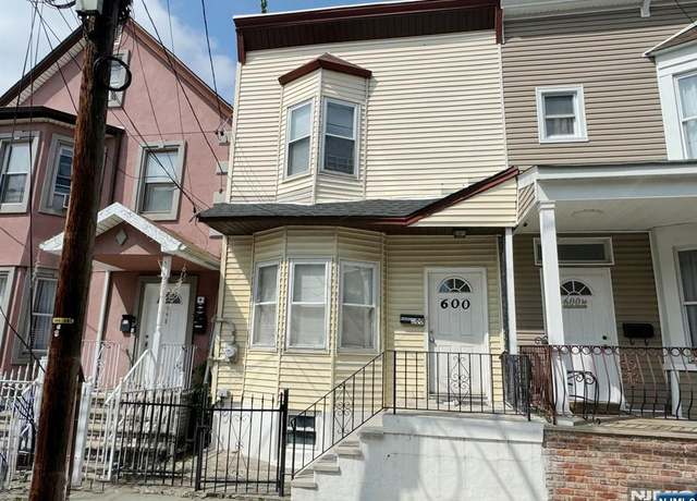 Property at 600 5th St, Newark, NJ 07107, 3 beds, 1.5 baths