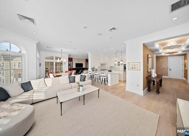 Property at 409 Metzger Dr, West Orange, NJ 07052, 2 beds, 2.5 baths
