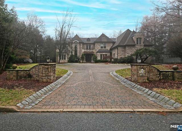 Property at 22 Pembroke Trl, Upper Saddle River, NJ 07458, 5 beds, 5.5 baths