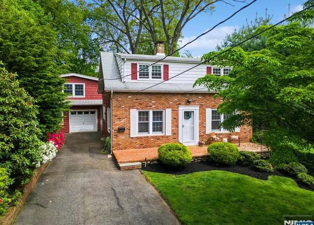 Property at 15 Rutherford Pl, Montvale, NJ 07645, 3 beds, 1.5 baths
