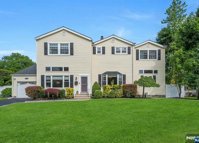 Property at 248 Camden St, Oradell, NJ 07649, 5 beds, 4.5 baths