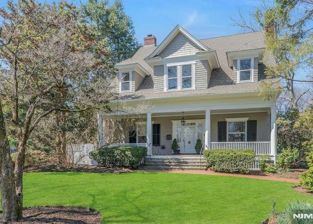 Property at 200 Lincoln Ave, Ridgewood, NJ 07450, 6 beds, 3.5 baths