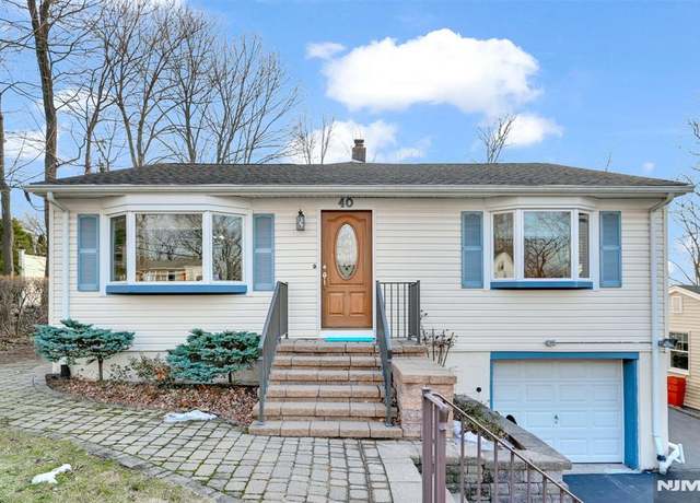 Property at 40 Bannehr St, Oakland, NJ 07436, 3 beds, 1.5 baths