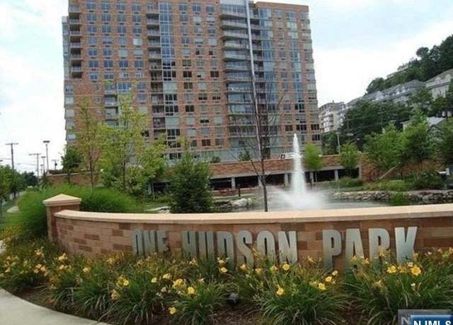 Property at 1611 Hudson Park #1611, Edgewater, NJ 07020, 2 beds, 2 baths
