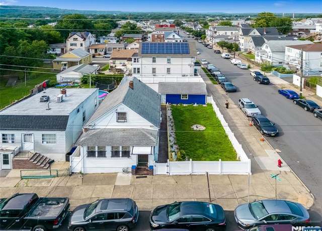 Property at 31-33 7th Ave, Paterson, NJ 07524, 3 beds, 2.5 baths