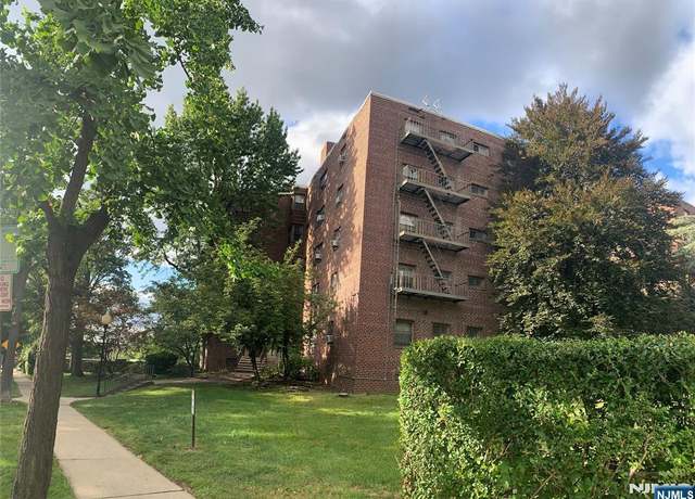 Property at 501 Linwood Dr Unit 4H, Fort Lee, NJ 07024, 1 bath