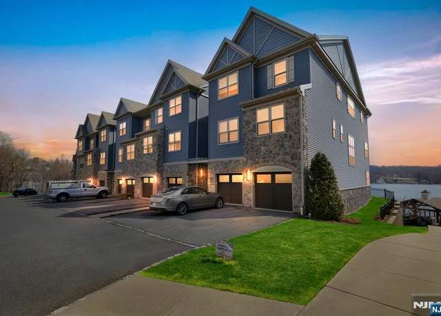 Property at 407 Mariners Pointe, Hopatcong, NJ 07843, 2 beds, 3 baths