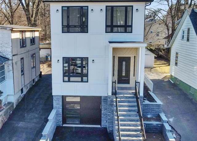 Property at 784 Valley St, Union, NJ 07040, 3 beds, 2.5 baths