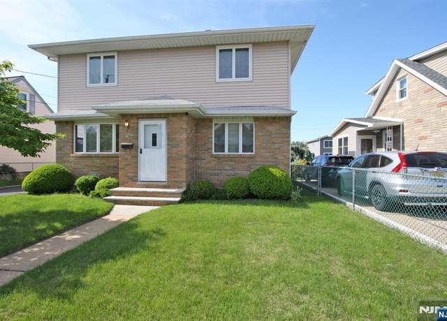 Property at 15 Garwood Ct, Garfield, NJ 07026, 5 beds, 2 baths