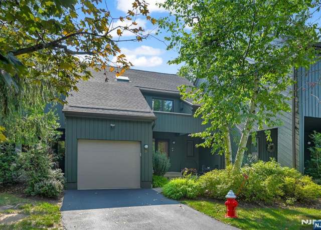 Property at 9 Carla Ct, Morristown Town, NJ 07960, 2 beds, 2.5 baths