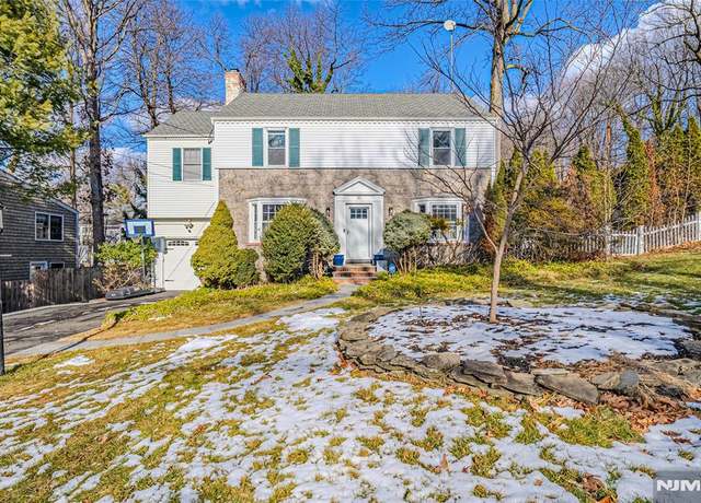 Property at 95 Woodland Park Dr, Tenafly, NJ 07670, 3 beds, 2.5 baths