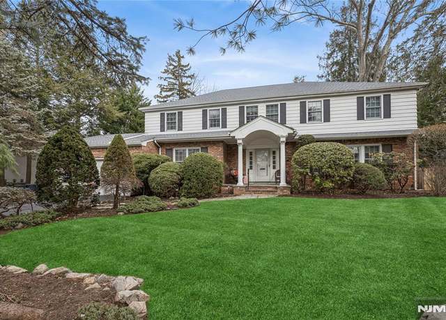Property at 539 Maitland Ave, Teaneck, NJ 07666, 6 beds, 3.5 baths