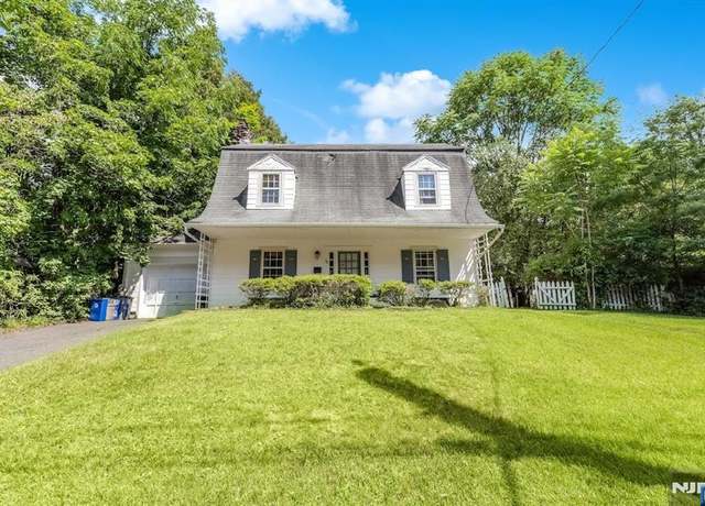 Property at 66 Gould Pl, Caldwell, NJ 07006, 4 beds, 1.5 baths