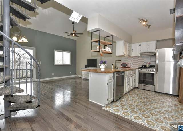 Property at 3 Davos Dr #6, Vernon, NJ 07462, 2 beds, 1 bath
