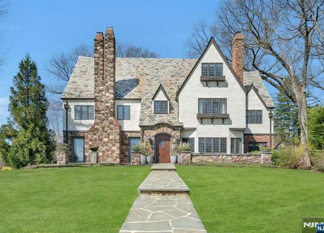 Property at 202 Crest Rd, Ridgewood, NJ 07450, 7 beds, 5 baths