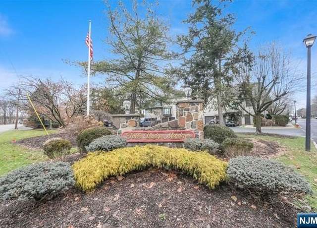 Property at 10 Fallsbridge Dr, Totowa, NJ 07512, 2 beds, 2 baths