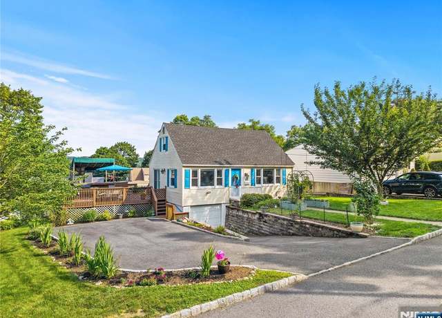 Property at 18 N Westwood Dr, West Orange, NJ 07052, 3 beds, 1.5 baths