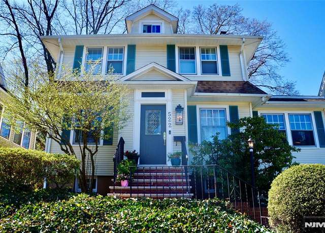 Property at 522 Oritani Pl, Teaneck, NJ 07666, 3 beds, 1.5 baths