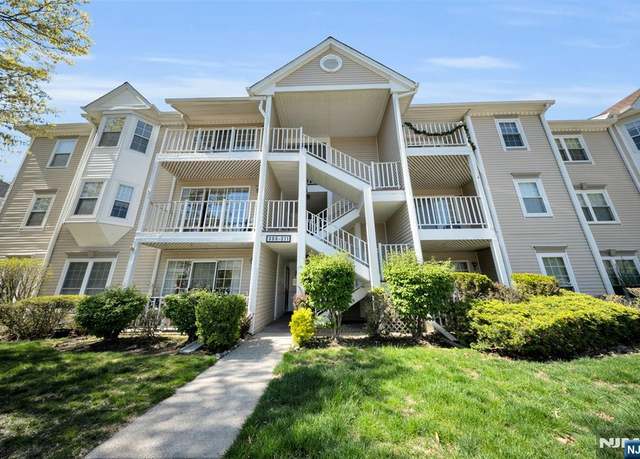 Property at 302 Linden St, Mahwah, NJ 07430, 2 beds, 2 baths