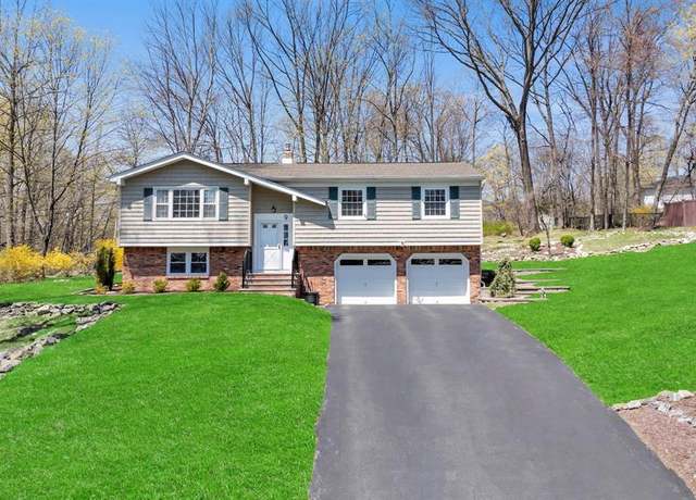 Property at 9 Shawnee Trl, Montville Township, NJ 07045, 4 beds, 2.5 baths