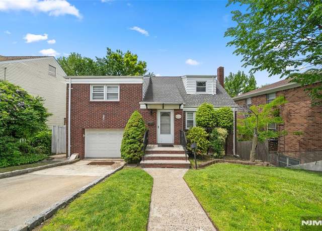 Property at 344 Northwood Way, Palisades Park, NJ 07650, 4 beds, 2.5 baths