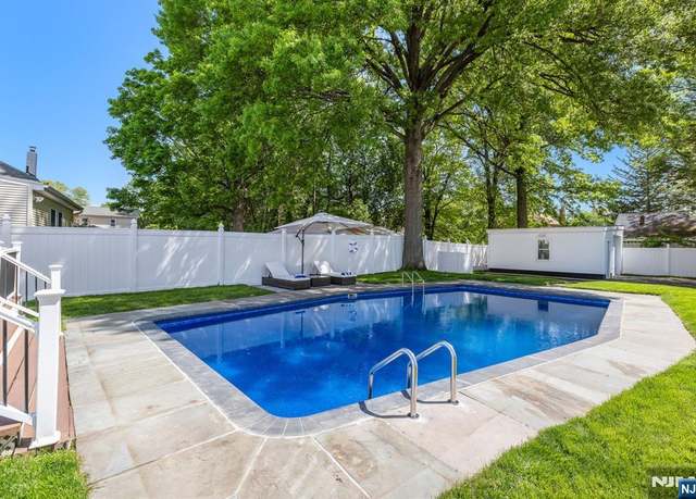 Property at 123 Park Ave, Dumont, NJ 07628, 3 beds, 1.5 baths