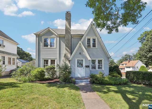 Property at 88 Lindbergh Blvd, Teaneck, NJ 07666, 3 beds, 1.5 baths