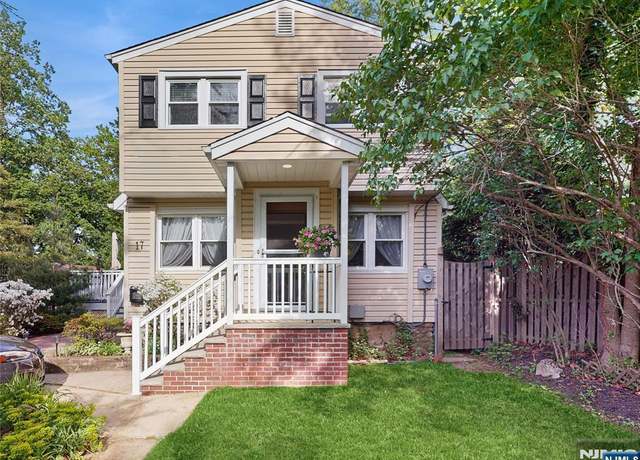 Property at 17 Terrace Dr, Westwood, NJ 07675, 3 beds, 2 baths
