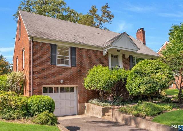 Property at 33 Ravine Dr, Hawthorne, NJ 07506, 4 beds, 2 baths