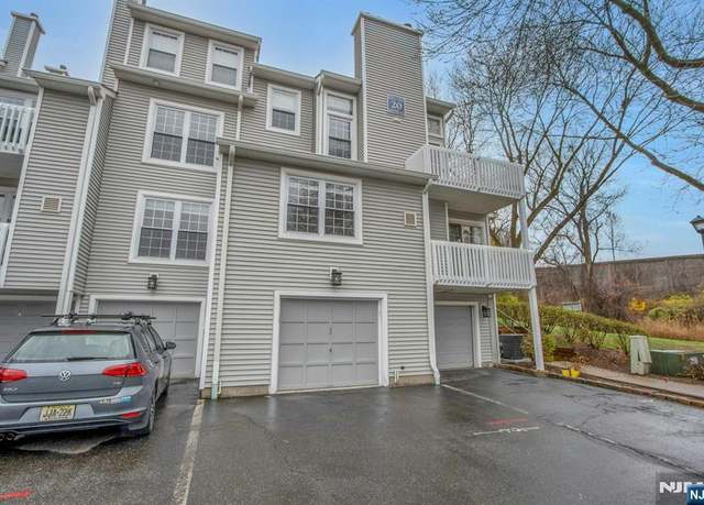 Property at 43 Regency Cir, Englewood, NJ 07631, 2 beds, 2.5 baths