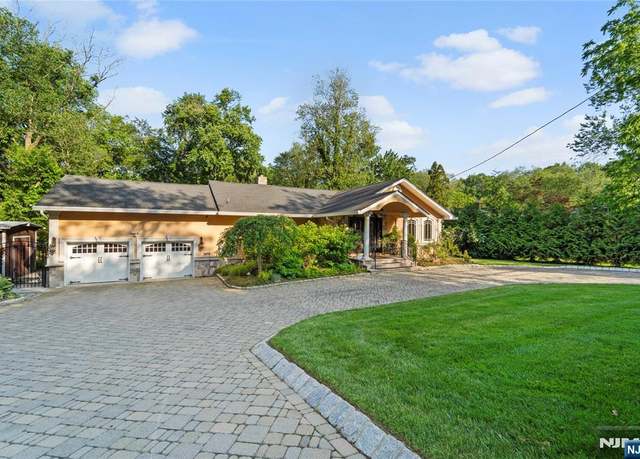 Property at 198 Pascack Rd, Hillsdale, NJ 07642, 3 beds, 3 baths