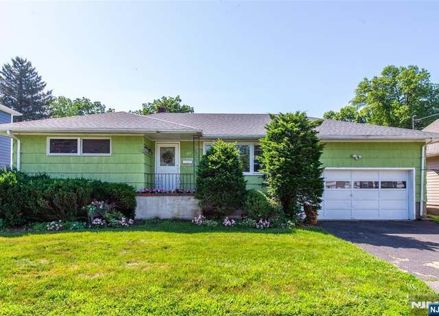 Property at 165 Woodcliff Ave, Little Falls, NJ 07424, 2 beds, 1.5 baths