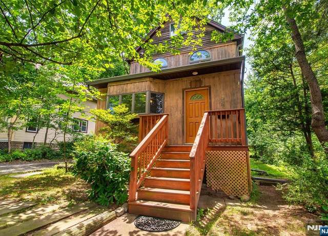 Property at 15 Kingsberry Ave, Westwood, NJ 07675, 3 beds, 2 baths