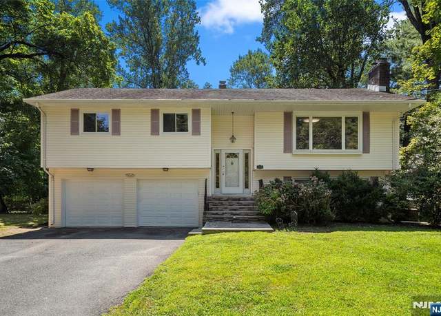 Property at 356 Allendale Ave, Allendale, NJ 07401, 3 beds, 2.5 baths