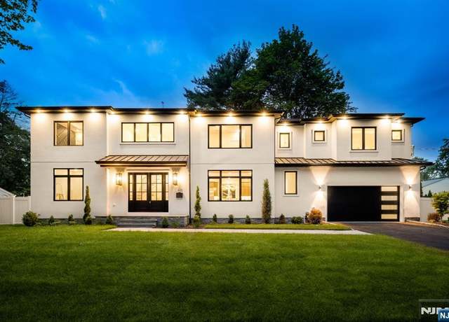 Property at 623 Alberta Dr, Paramus, NJ 07652, 7 beds, 6.5 baths