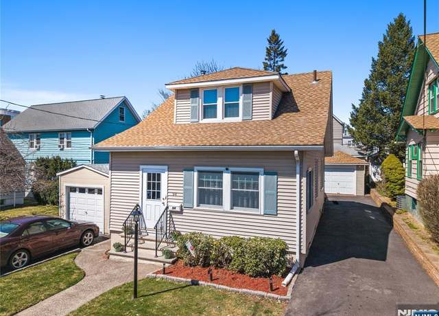 Property at 94 Hudson St, Clifton, NJ 07011, 2 beds, 1.5 baths