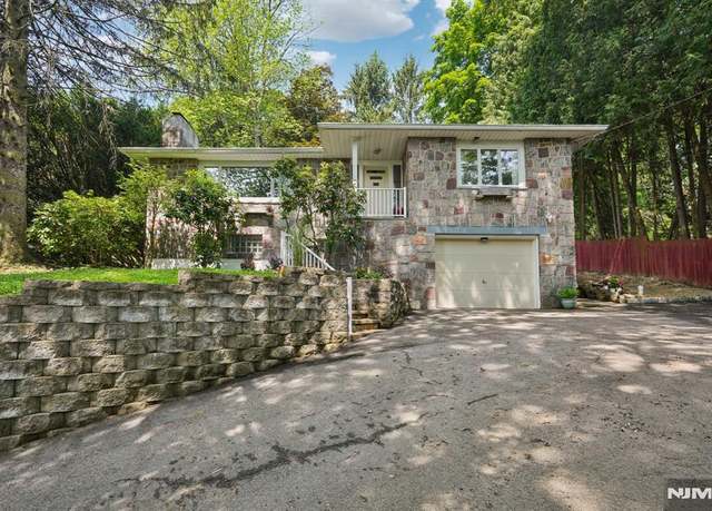 Property at 8 Sophia St, Bloomingdale, NJ 07403, 3 beds, 2 baths
