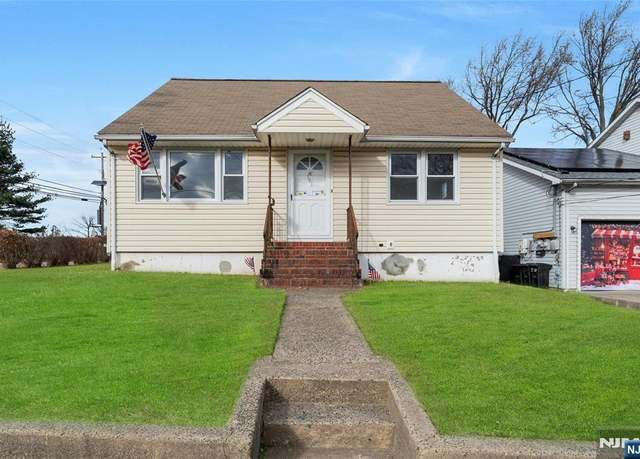 Property at 101 Martha Ave, Elmwood Park, NJ 07407, 3 beds, 1 bath